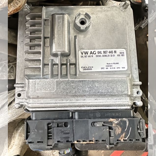 Блок управлением двигателя Volkswagen 04l907445M